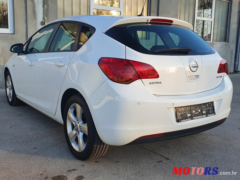 2011' Opel Astra 1,7 Cdti photo #5
