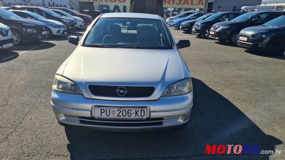 2006' Opel Astra photo #2