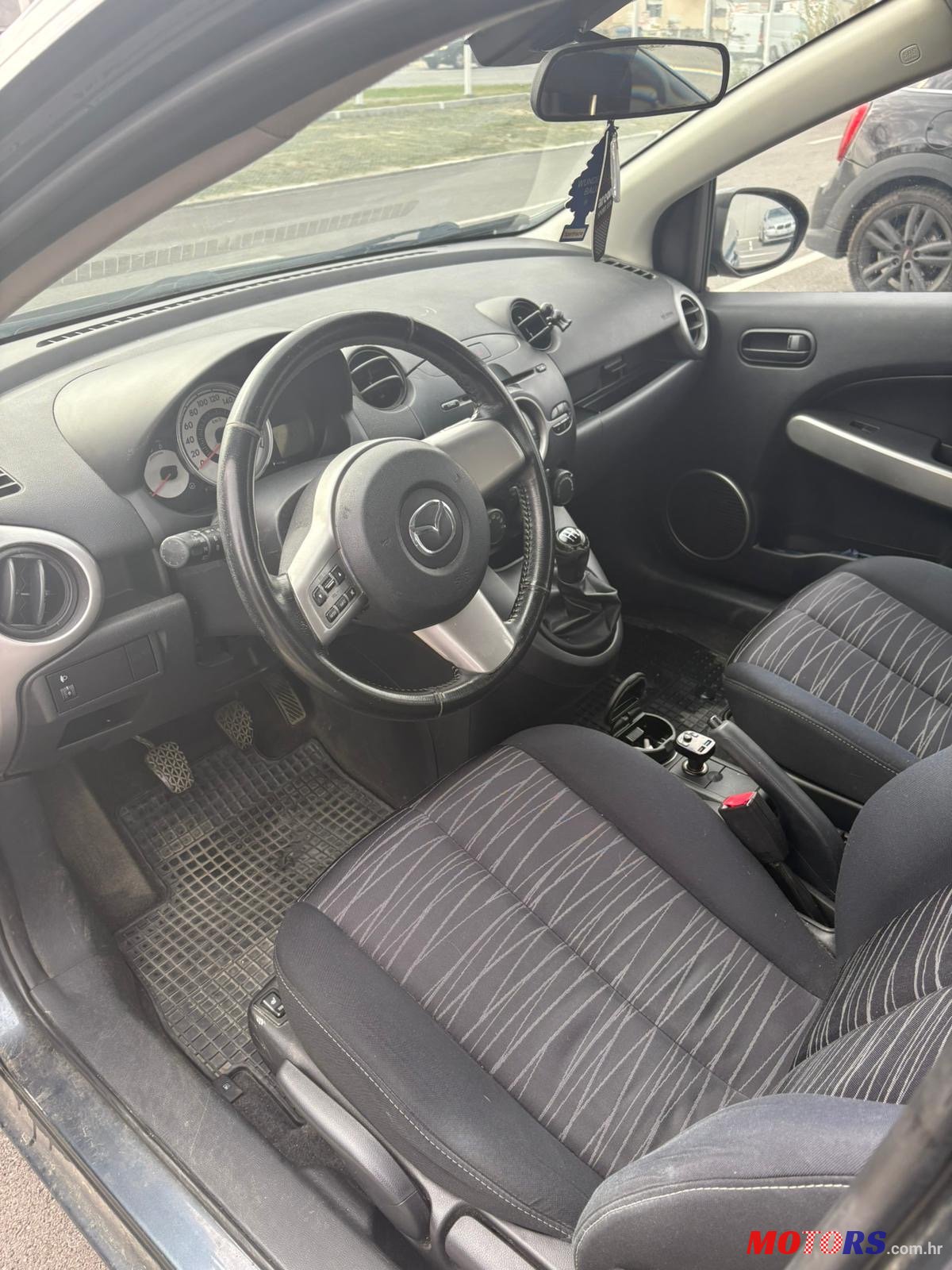 2008' Mazda 2 photo #3