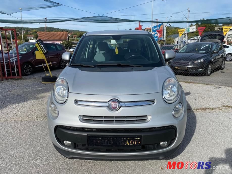 2013' Fiat 500L photo #2