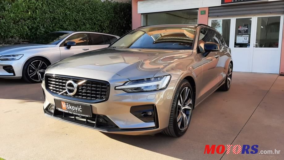 2019' Volvo V60 photo #1