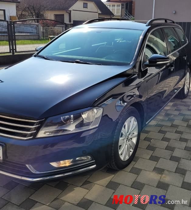 2010' Volkswagen Passat Variant photo #3
