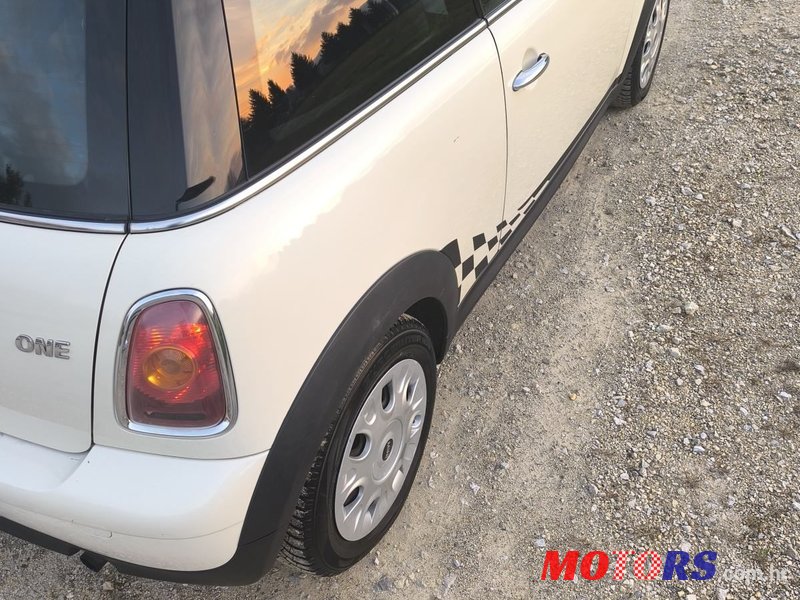 2008' MINI One 1.4, R56 photo #3