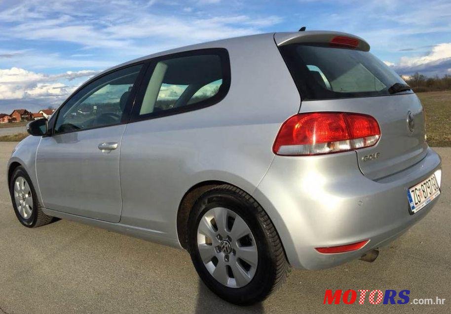 2010' Volkswagen Golf VI 1,6 Tdi photo #3