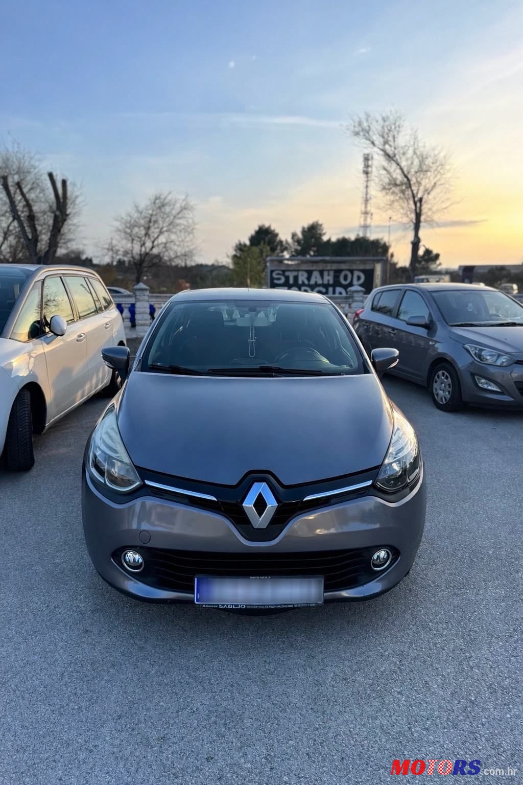 2014' Renault Clio 1.5 Dci photo #2