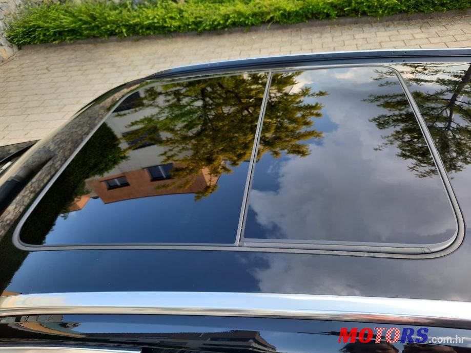 2016' Audi A4 Avant photo #6