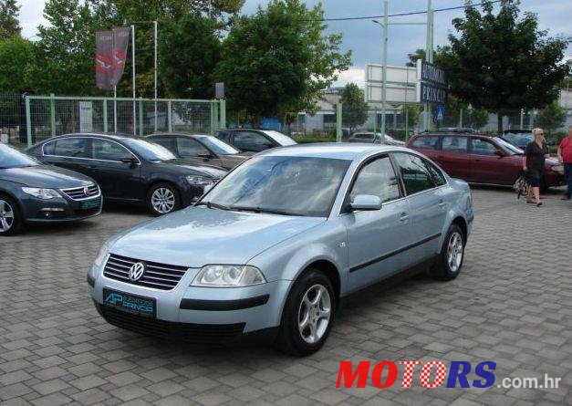 2003' Volkswagen Passat 2,0 photo #2