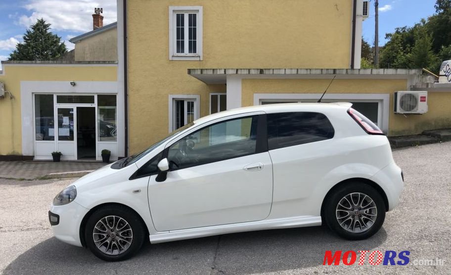 2011' Fiat Punto Evo 1,3 Multijet 16V photo #1