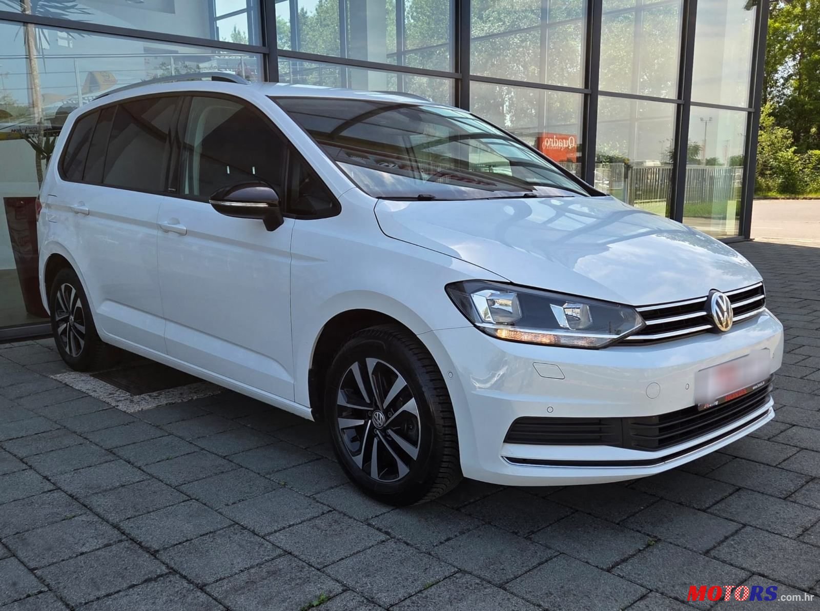 2019' Volkswagen Touran 1.5 Tsi Dsg photo #3