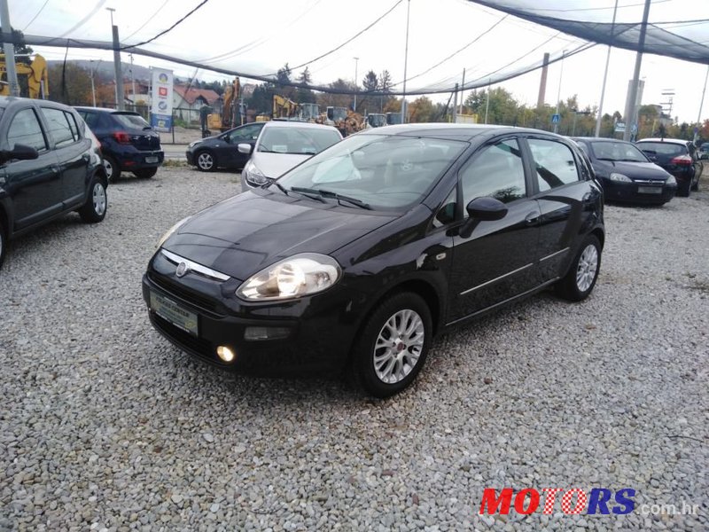 2010' Fiat Punto Evo photo #1