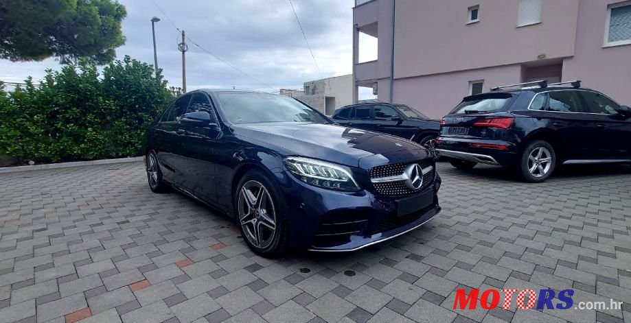 2019' Mercedes-Benz C-Klasa 180 D Amg photo #1