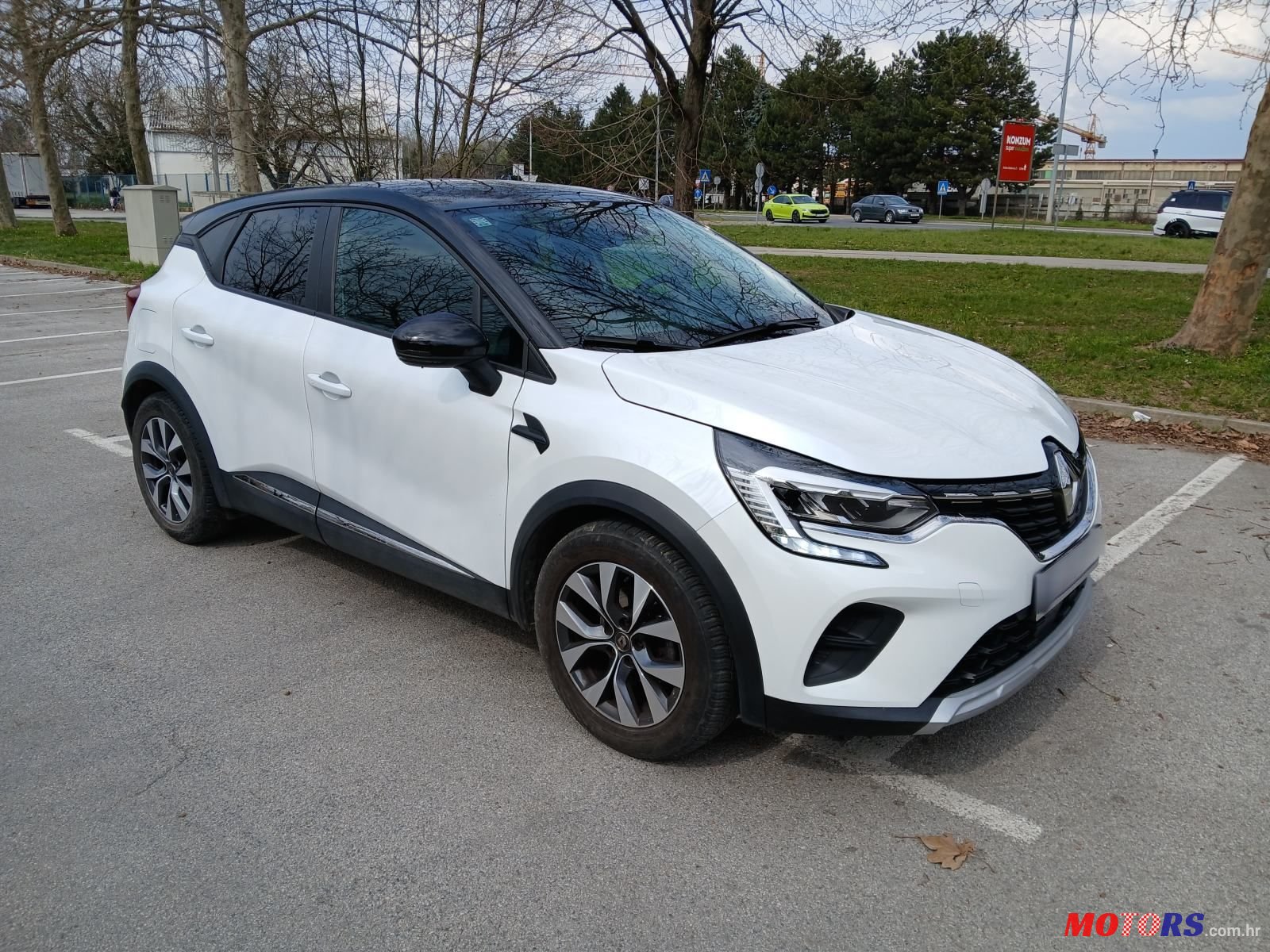 2020' Renault Captur Tce photo #1