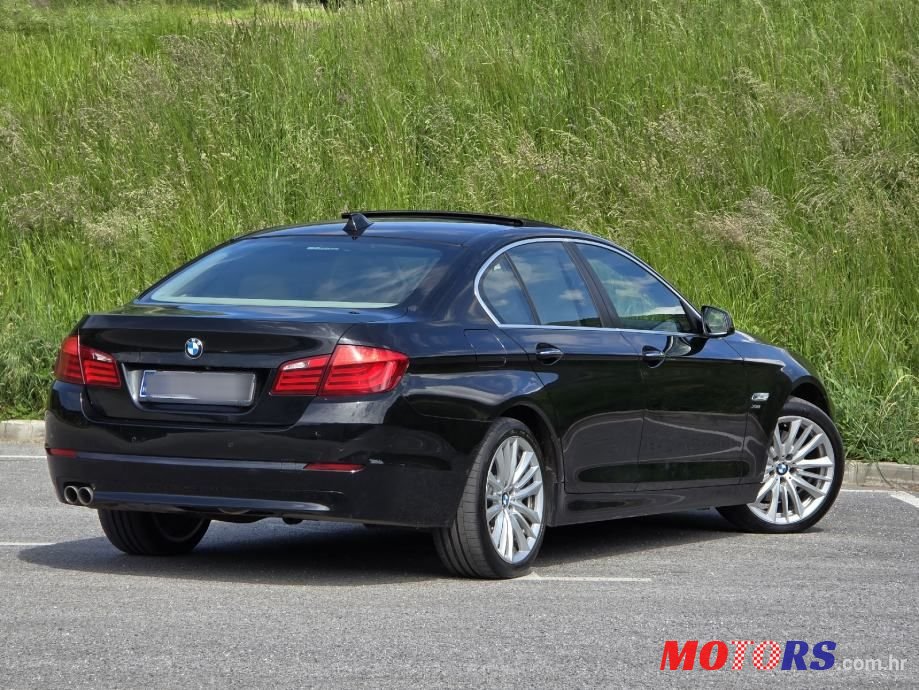 2011' BMW Serija 5 530Xd photo #2