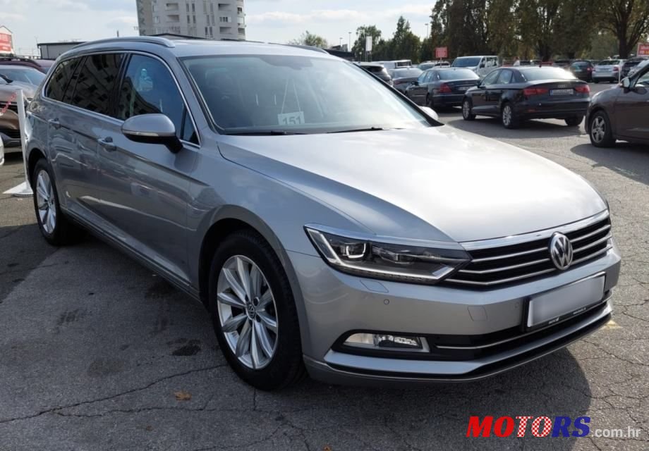 2017' Volkswagen Passat Variant photo #4