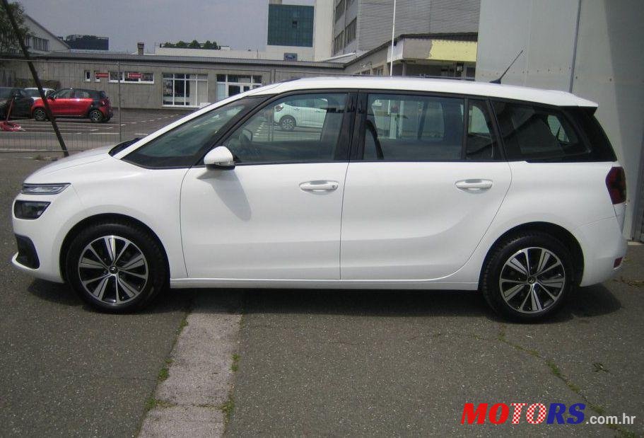 2017' Citroen C4 Grand Picasso photo #1