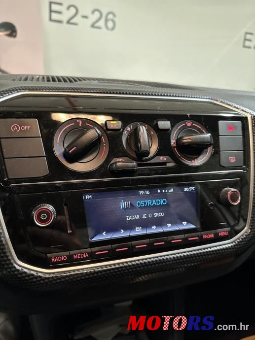 2017' Volkswagen Up! 1,0 photo #5