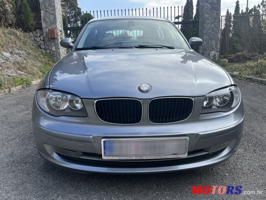 2009' BMW Serija 1 118D photo #3