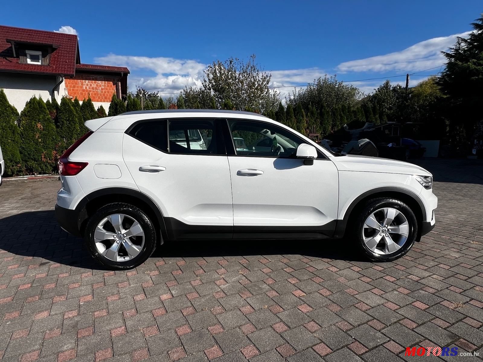 2020' Volvo XC40 D3 photo #4