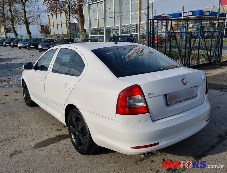 2009' Skoda Octavia 2,0 Tdi photo #4