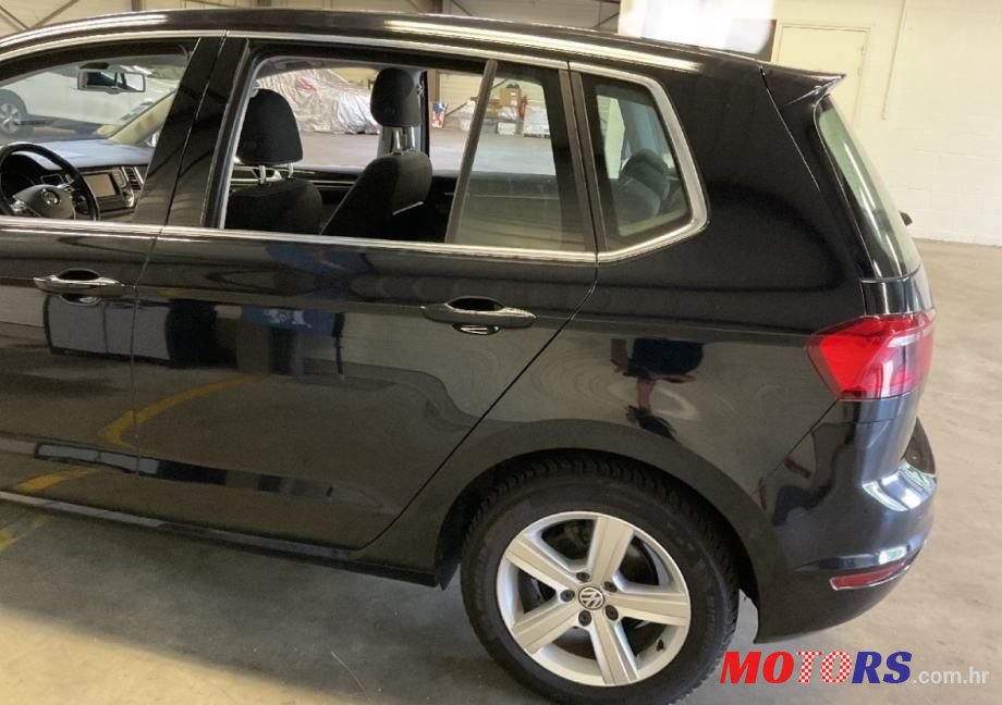 2015' Volkswagen Golf 1.6 Tdi photo #4