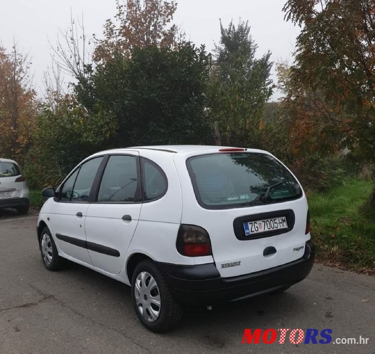 1999' Renault Scenic 1.4 Rn photo #1