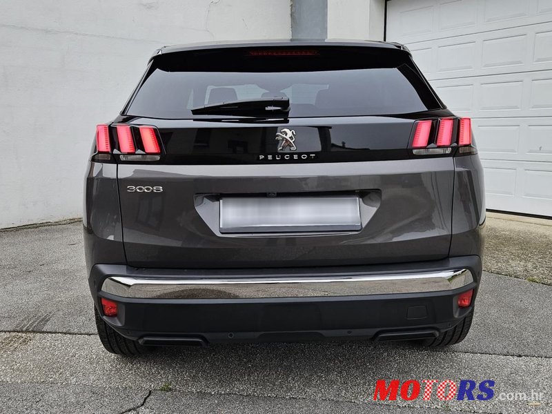 2023' Peugeot 3008 1,2 photo #3