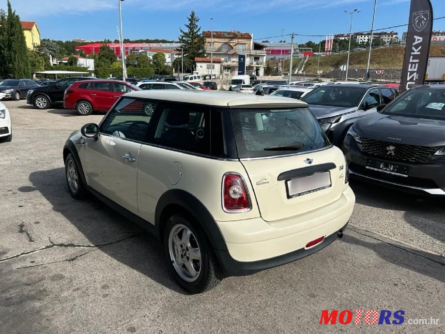 2010' MINI One 1.6 photo #6
