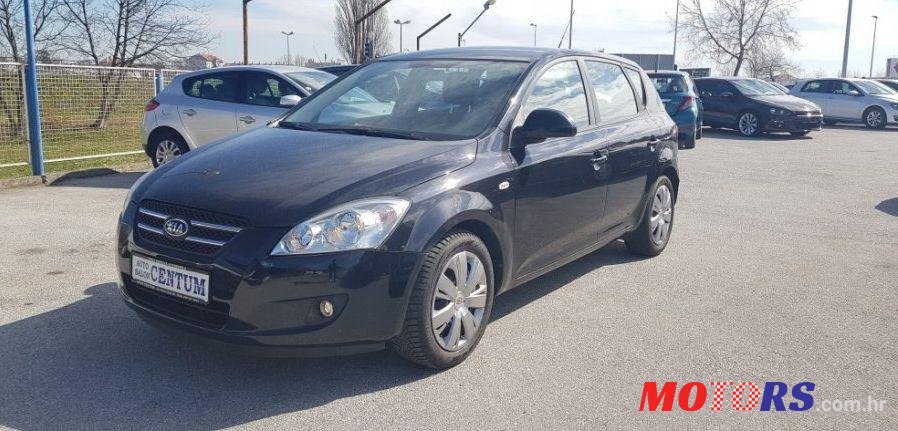 2010' Kia Cee'D 1,6 Crdi photo #2