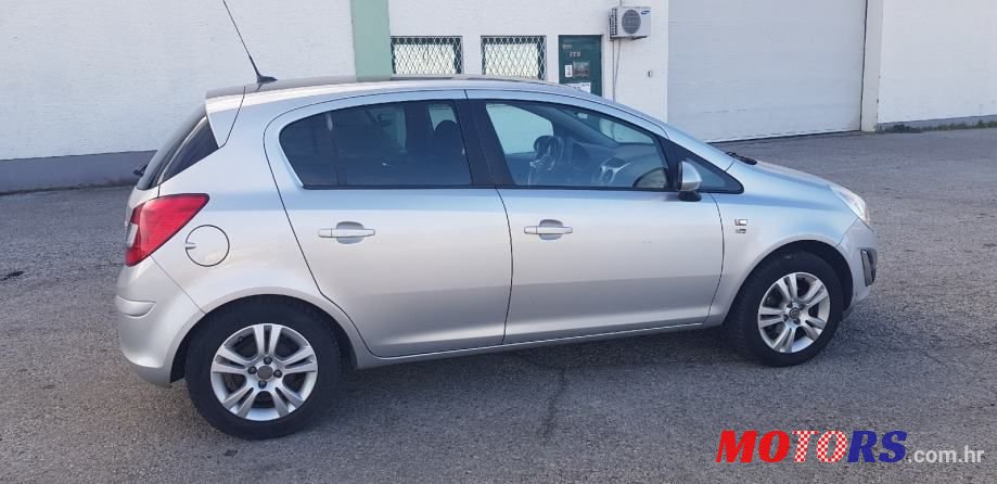 2012' Opel Corsa 1,3 Cdti photo #3