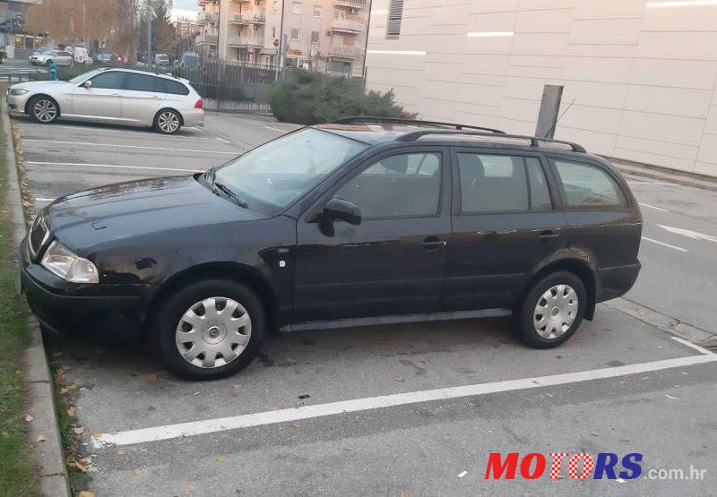 2001' Skoda Octavia Combi 1,9 Tdi photo #1