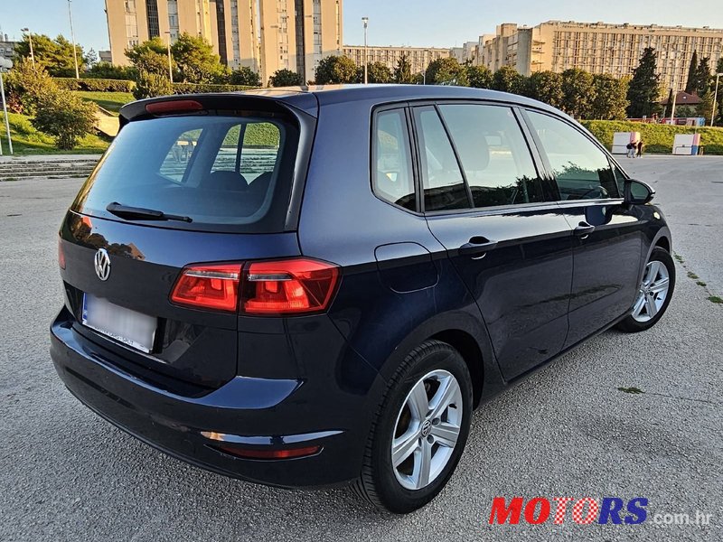 2015' Volkswagen Golf Sportsvan photo #3