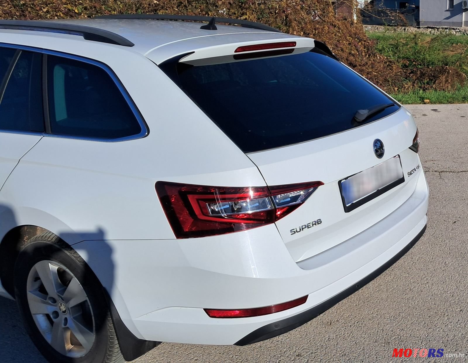 2015' Skoda Superb Combi photo #2