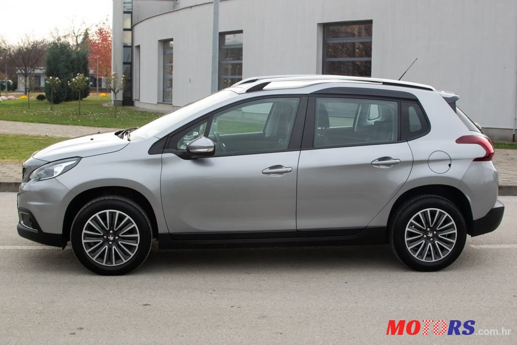 2019' Peugeot 2008 1,2 Puretech photo #4