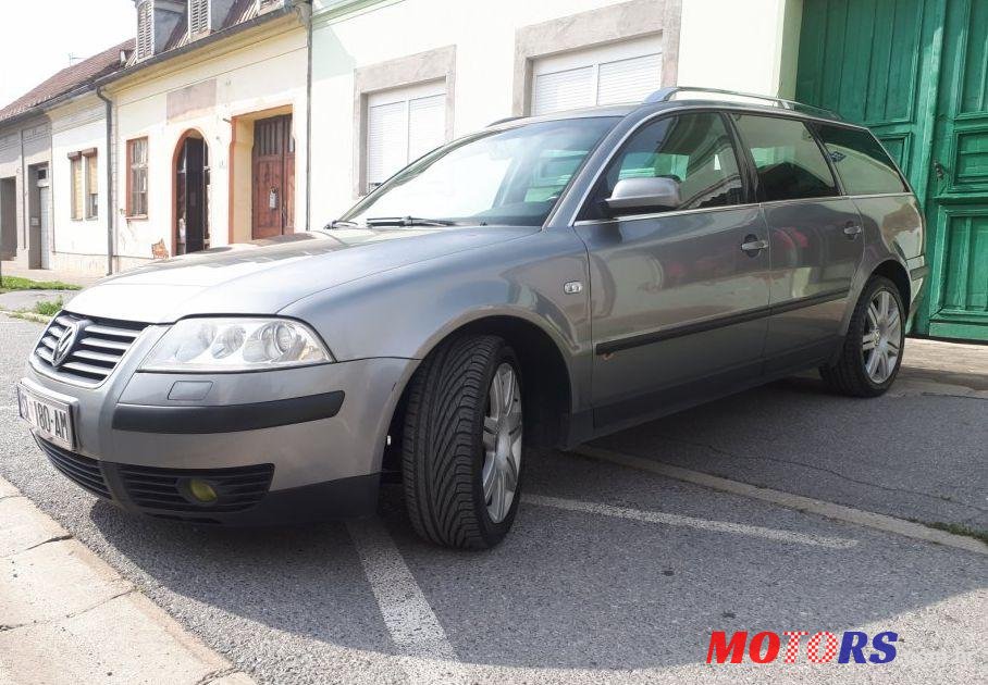 2003' Volkswagen Passat Variant photo #1