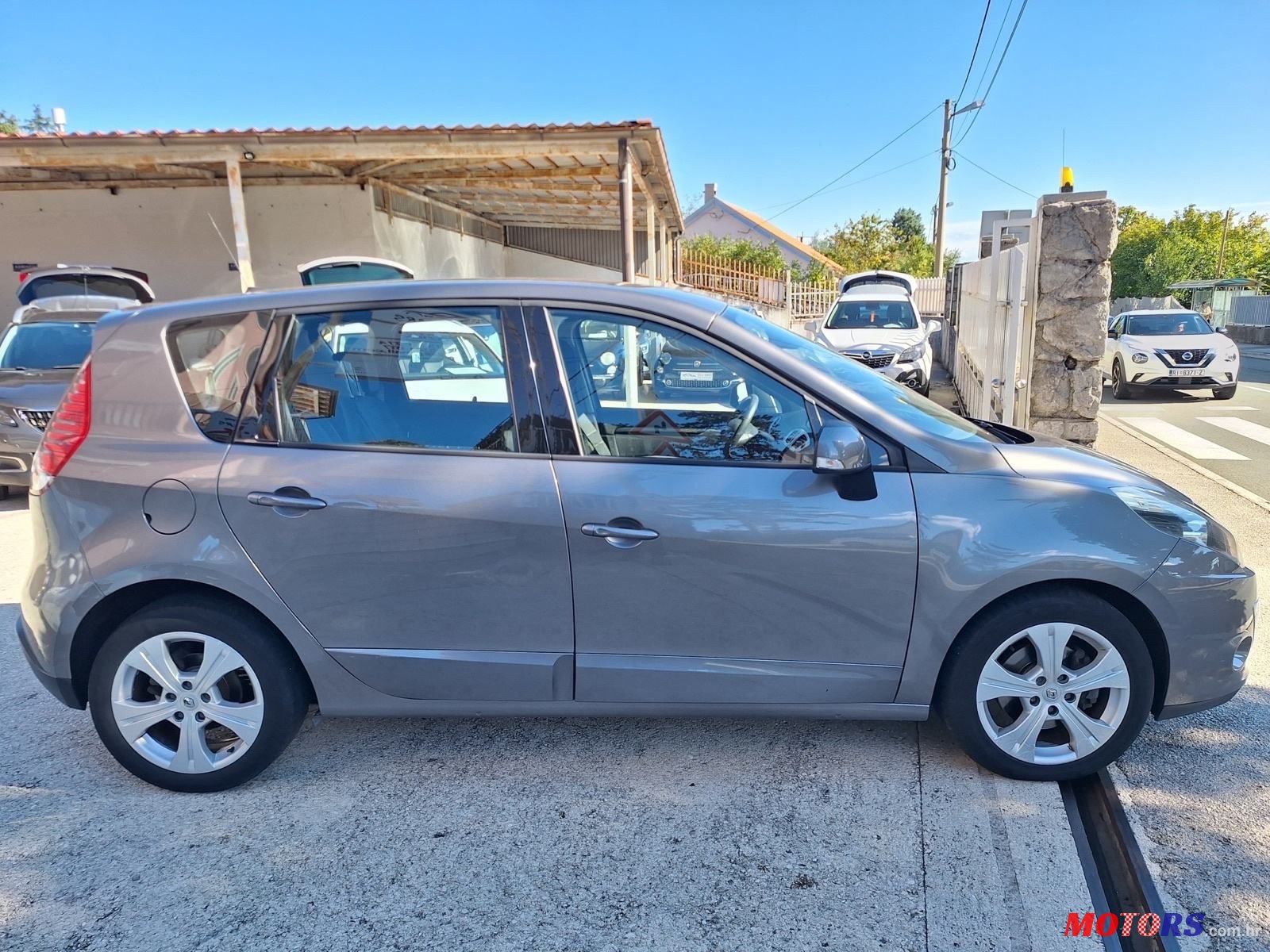 2010' Renault Scenic 1,5 Dci photo #4