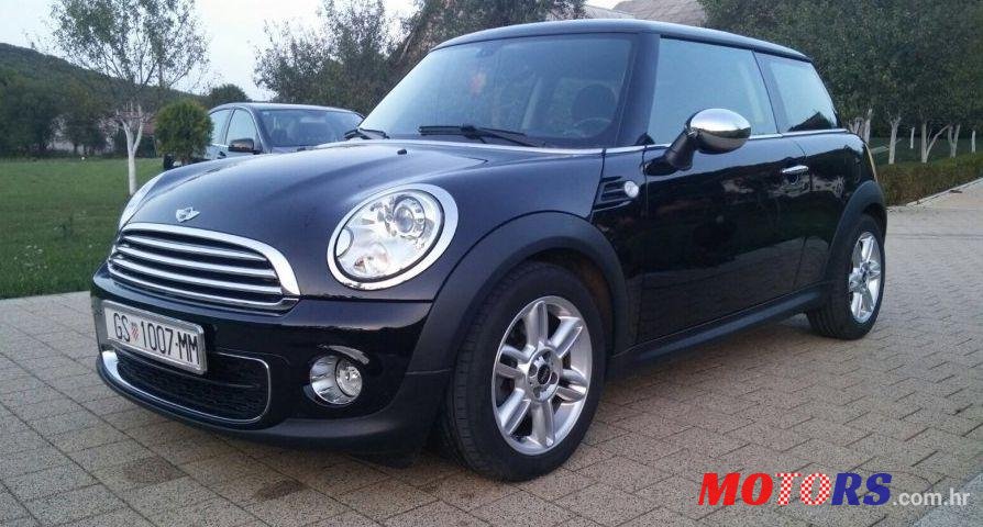 2011' MINI Cooper D photo #1