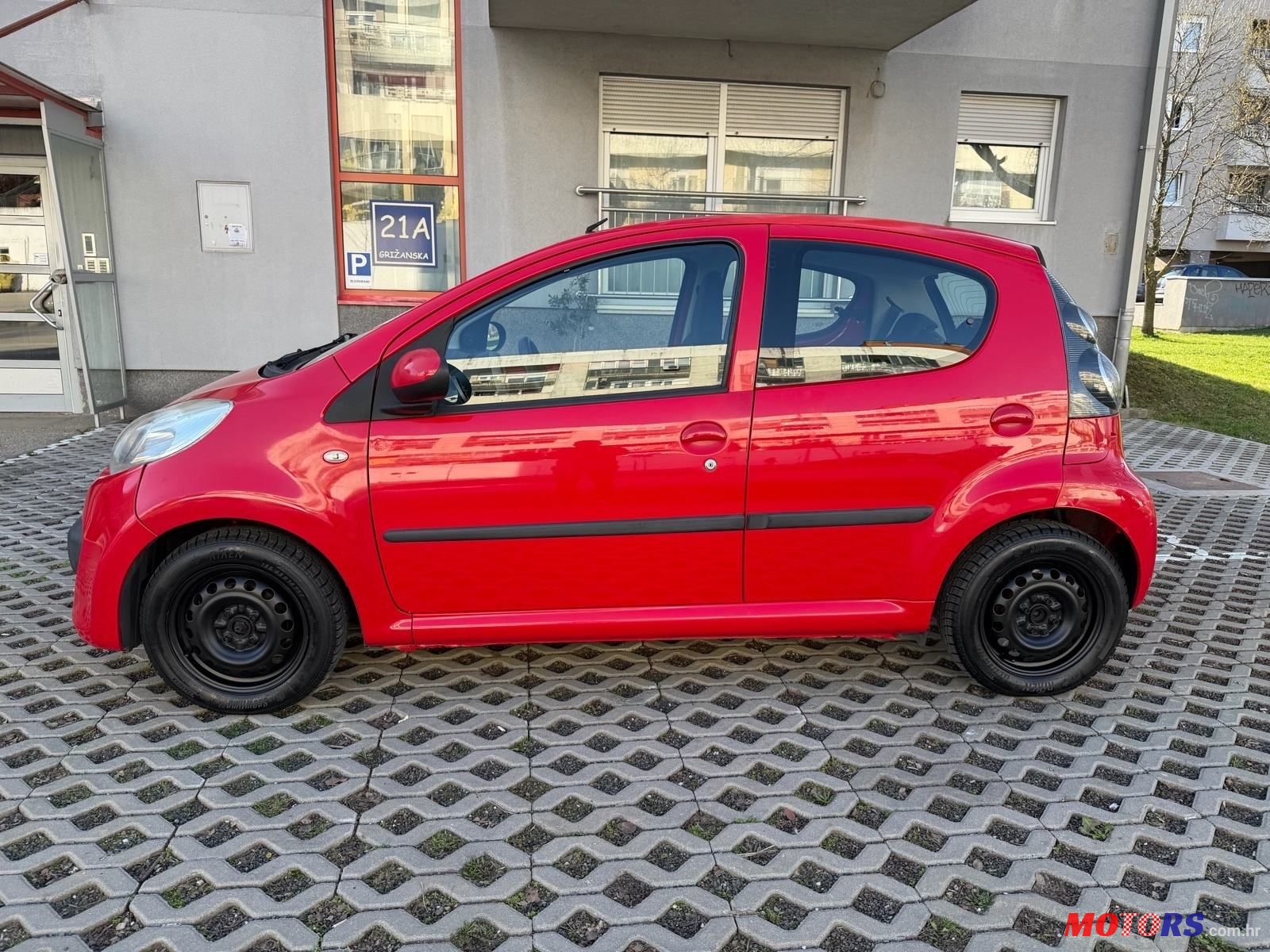 2008' Citroen C1 1,0 photo #2