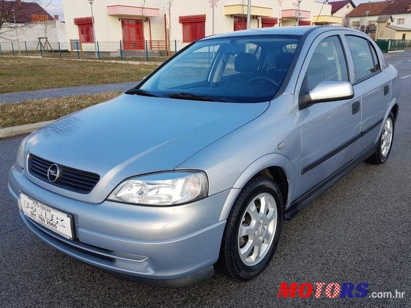 2002' Opel Astra 1,7 Dti photo #1