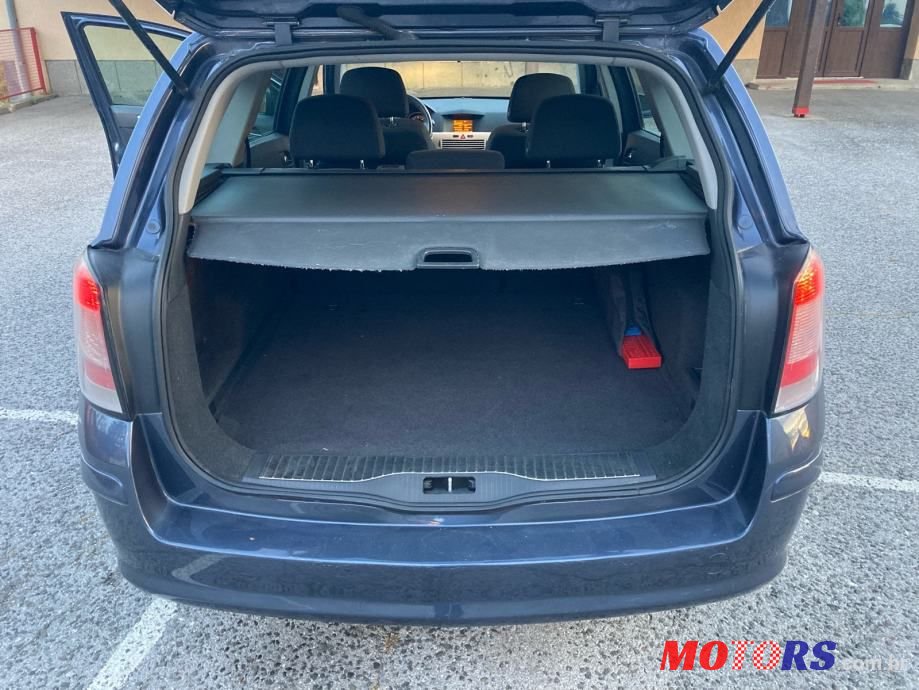 2008' Opel Astra photo #5