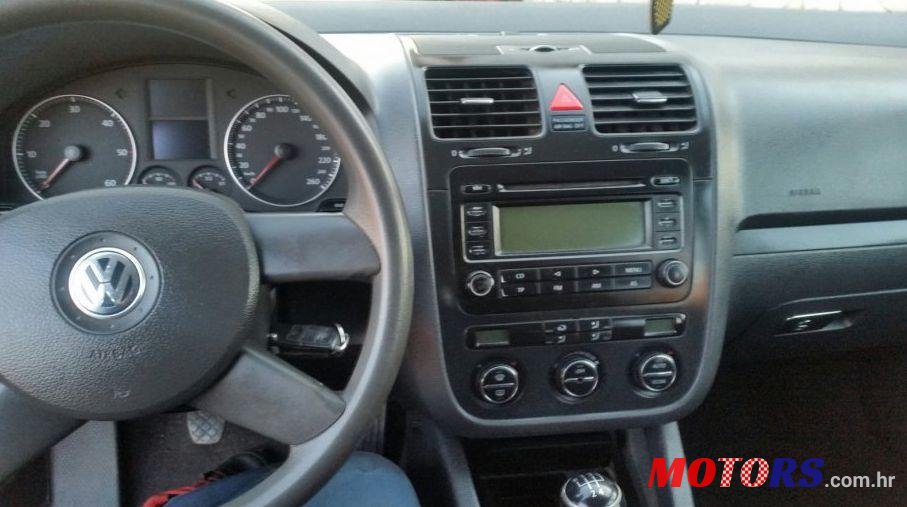 2005' Volkswagen Golf V 2,0 SDI photo #3