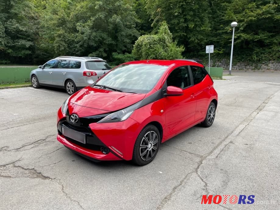 2016' Toyota Aygo 1,0 Vvt-I photo #1