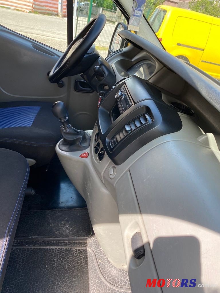 2006' Renault 19 photo #7