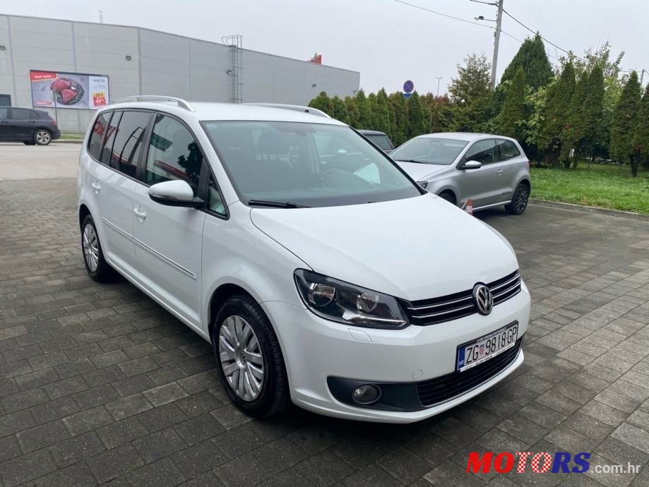 2014' Volkswagen Touran 2,0 Tdi photo #3
