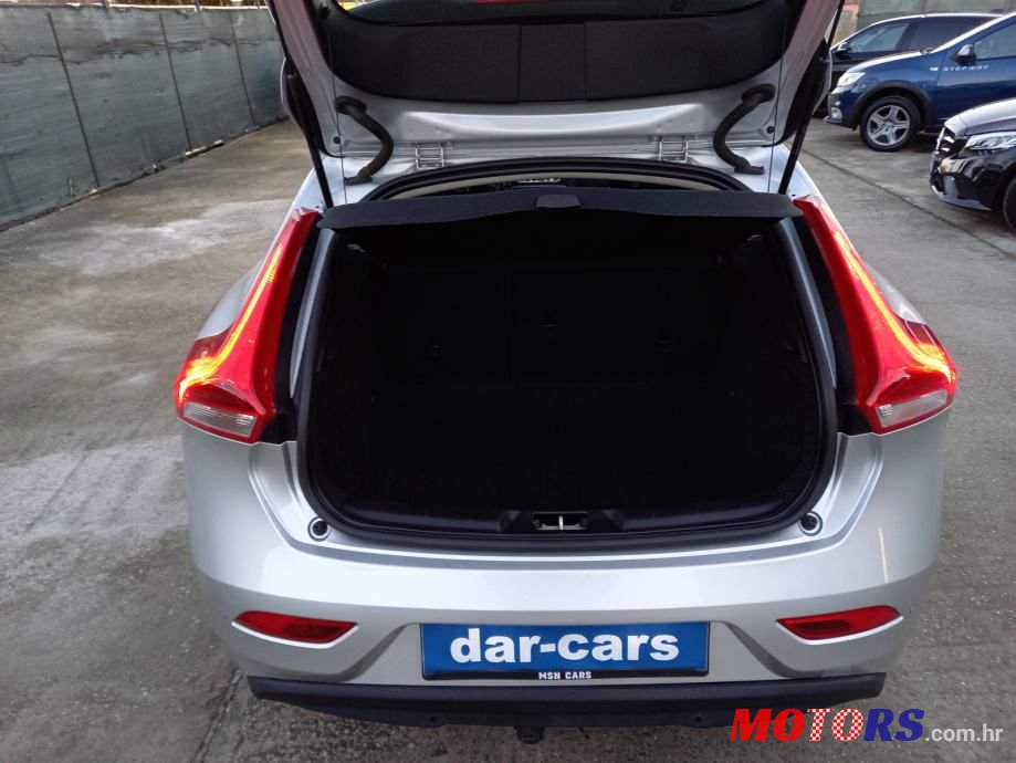 2018' Volvo V40 V40 D2 photo #3