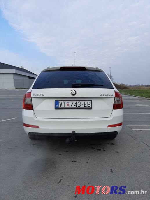 2013' Skoda Octavia Combi photo #4