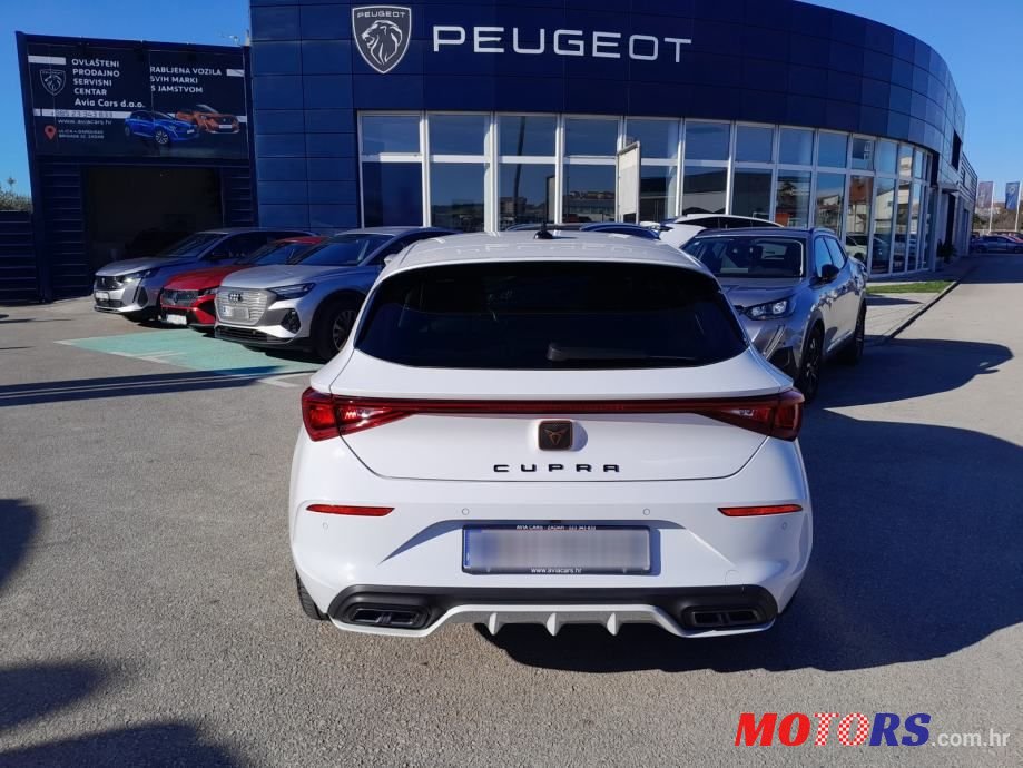 2023' Cupra Leon photo #6
