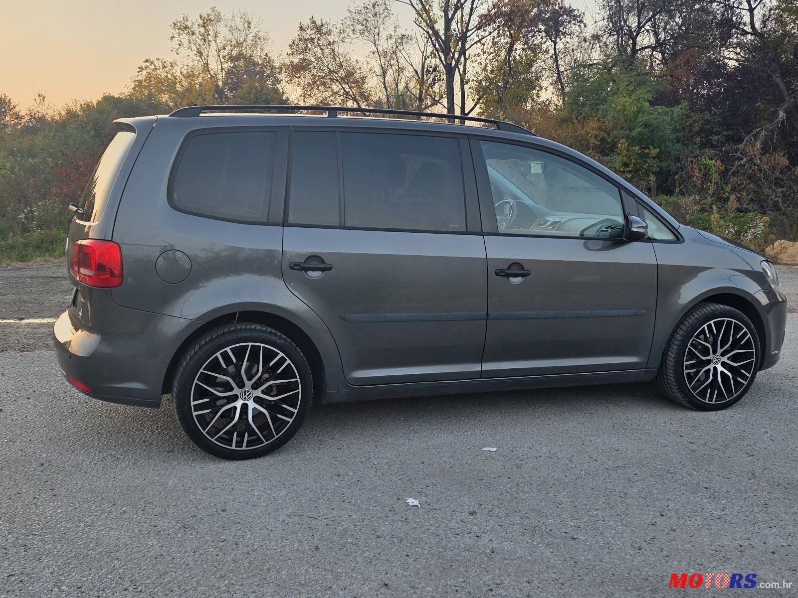 2011' Volkswagen Touran 1,6 Tdi photo #6