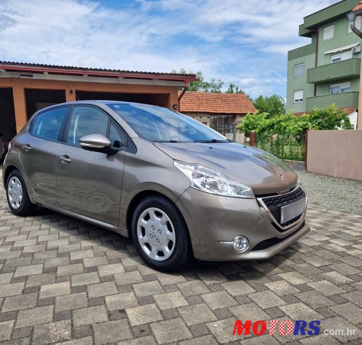 2013' Peugeot 208 1.4 photo #1