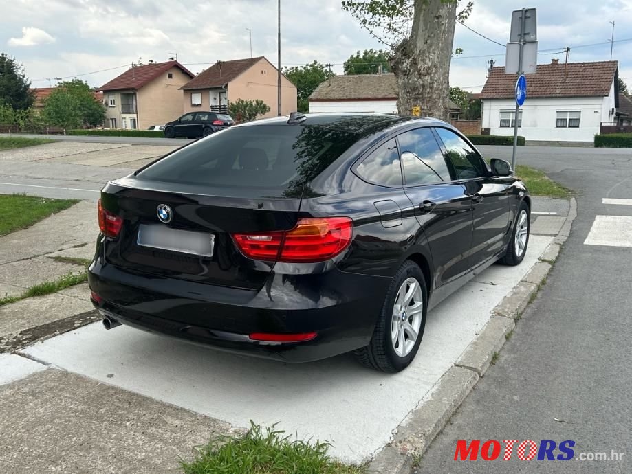 2015' BMW Serija 3 318D photo #3