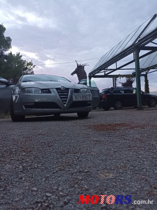 2007' Alfa Romeo GT photo #1